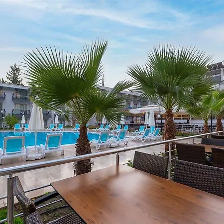 Hotel Armas Garden 4*