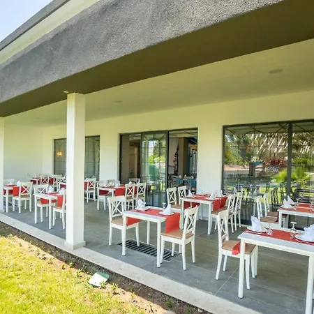 Hotel Armas Garden 4*